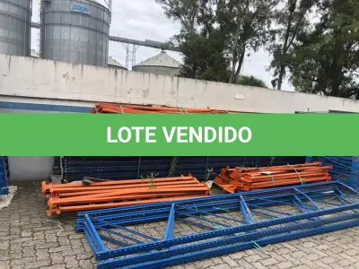 LOTE 052 - Lote com prateleiras para paletes - DESMONTADAS