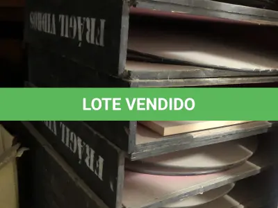 LOTE 039 - Lote de vidros em diversas formas 