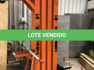 LOTE 018 - Empilhadeira manual 