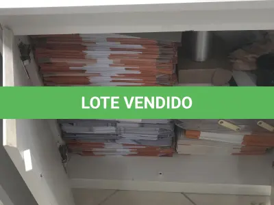 LOTE 069 - Armario baixo 2 portas, armário 2 portas, armario 1 porta 