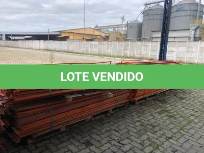 LOTE 052 - Lote com prateleiras para paletes - DESMONTADAS