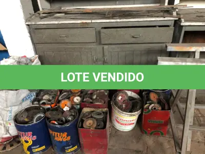 LOTE  - PRATELEIRAS, BANCADAS, ETC