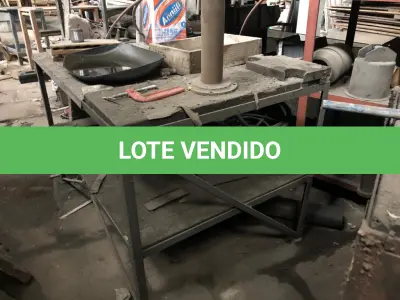 LOTE  - PRATELEIRAS, BANCADAS, ETC