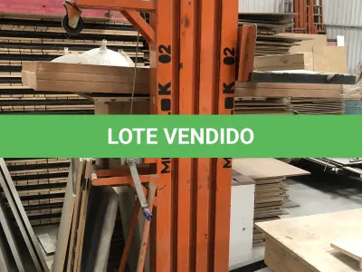 LOTE 018 - Empilhadeira manual 