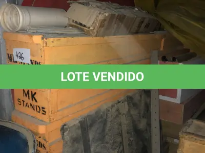 LOTE 039 - Lote de vidros em diversas formas 