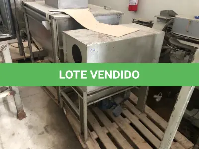 LOTE 018 - MISTURADOR de inox COM MOTOR,  Dimensões: C 1480 x A 860 x L 940 mm, ano 2010