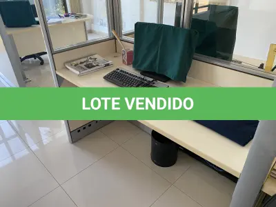 LOTE 10 - MÓVEIS EQUIPAMENTOS - vários itens junto ao prédio