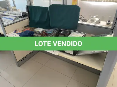 LOTE 10 - MÓVEIS EQUIPAMENTOS - vários itens junto ao prédio