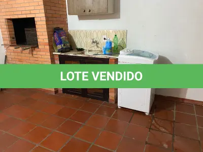 LOTE 2 - MÓVEIS DENTRO DA CASA