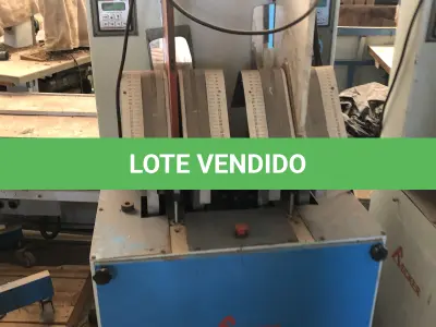 LOTE 081 - 3 máquinas Cambre duplo marca Becker