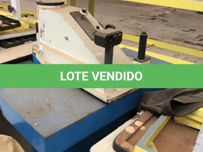 LOTE 141 - lote com 3 balancins em mau estado