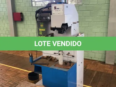 LOTE 207 - Máquina de pregar salto 