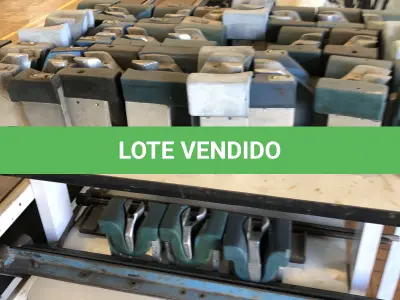 LOTE 197 - Lote de mesa com ferramentas