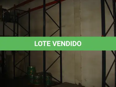 LOTE 025 - prateleiras de montar laranja e azul