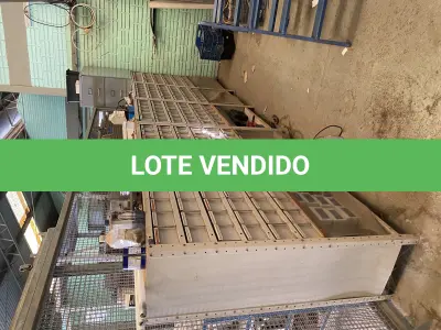 LOTE 464 - Prateleira gaveteiro 