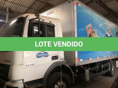 LOTE 047 - Caminhão Mercedes Atego 1719 ano 2012, pl ITY6474 cor branca com baú de metálico