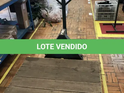 LOTE 343 - 3 carrinhos paleteiro 