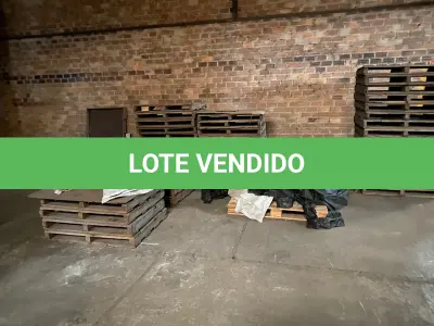 LOTE 039 - escada de abrir