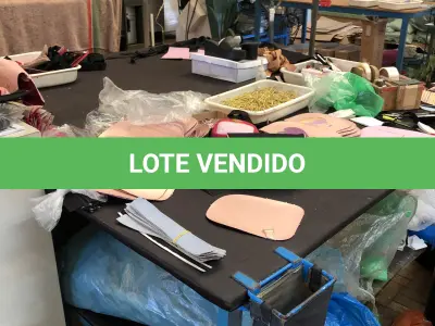 LOTE 253 - 2 bancadas de trabalho 