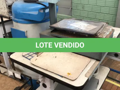 LOTE 403 - Balança