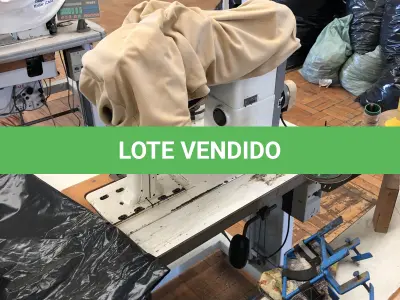 LOTE 216 - 3 máquinas de costura Pfaff