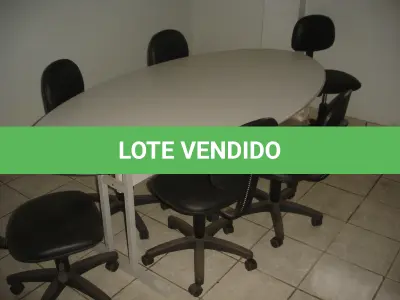 LOTE 022 - mesa de reunião