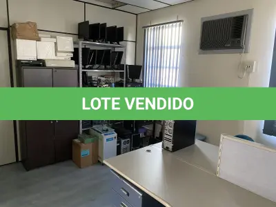 LOTE 513 - Prateleira, armario e equipamentos de informatica 