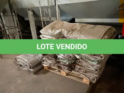 LOTE 046 - lote de lonas  sacos usados
