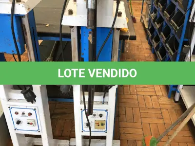 LOTE 268 - 2 Máquina rebater costura 