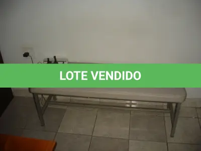 LOTE 013 - 3 rádios comunicadores e uma lâmpada de emergência pequena