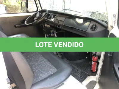 LOTE 002 - VW Kombi Placas INK 1532 06/07