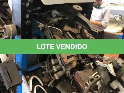 LOTE 352 - Máquina de montar bico