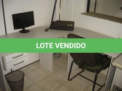 LOTE 003 - mesa cor cinza em L