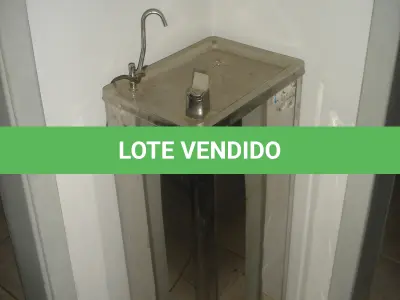LOTE 014 - Bebedor Elege prateado