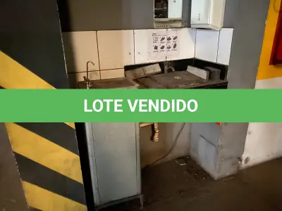 LOTE 043 - bebedor 