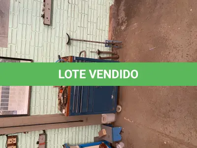 LOTE 459 - Carrinho de mecânico  