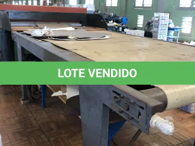 LOTE 251 - Balancim ponte Atom Klein 300MTH com mesa de roletes