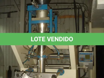 LOTE 028 - uma empacotadeira automática Indumak Expert com silo médio num 3