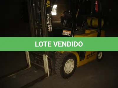LOTE 041 - empilhadeira a gás marca Yale com o botijão