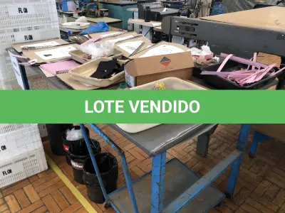 LOTE 253 - 2 bancadas de trabalho 