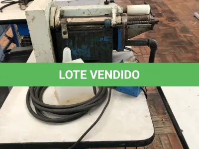 LOTE 309 - Máquina de passar cola