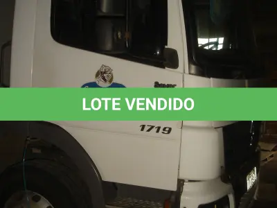 LOTE 047 - Caminhão Mercedes Atego 1719 ano 2012, pl ITY6474 cor branca com baú de metálico