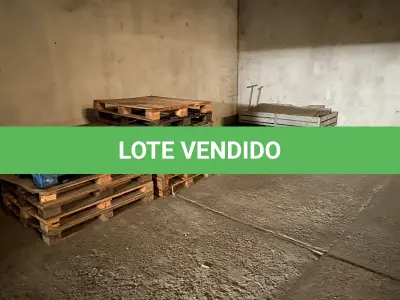 LOTE 038 - carrinho 4 rodas