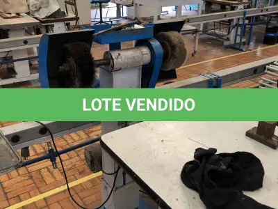 LOTE 297 - Escova dupla