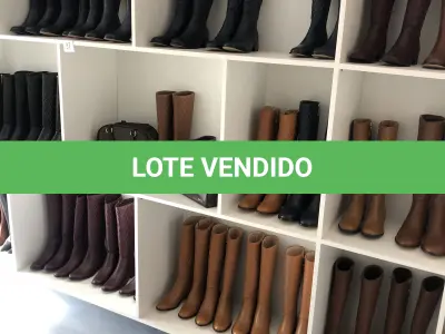 LOTE 420 - Prateleira