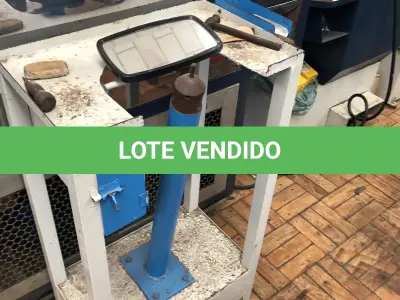 LOTE 273 - torninho com espelho 