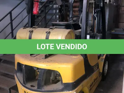 LOTE 041 - empilhadeira a gás marca Yale com o botijão
