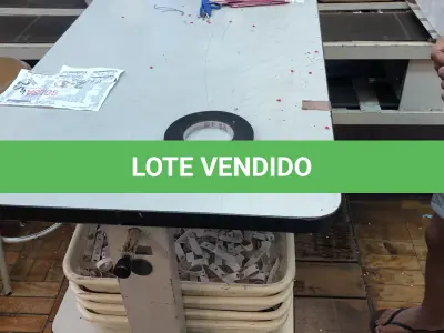 LOTE 234 - 3 mesas para máquinas 