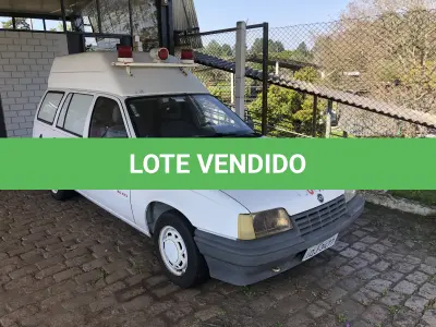 LOTE 001 - GM Kadett Ipanema ambulância 94/95