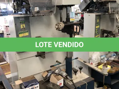 LOTE 274 - Máquina de pregar salto 